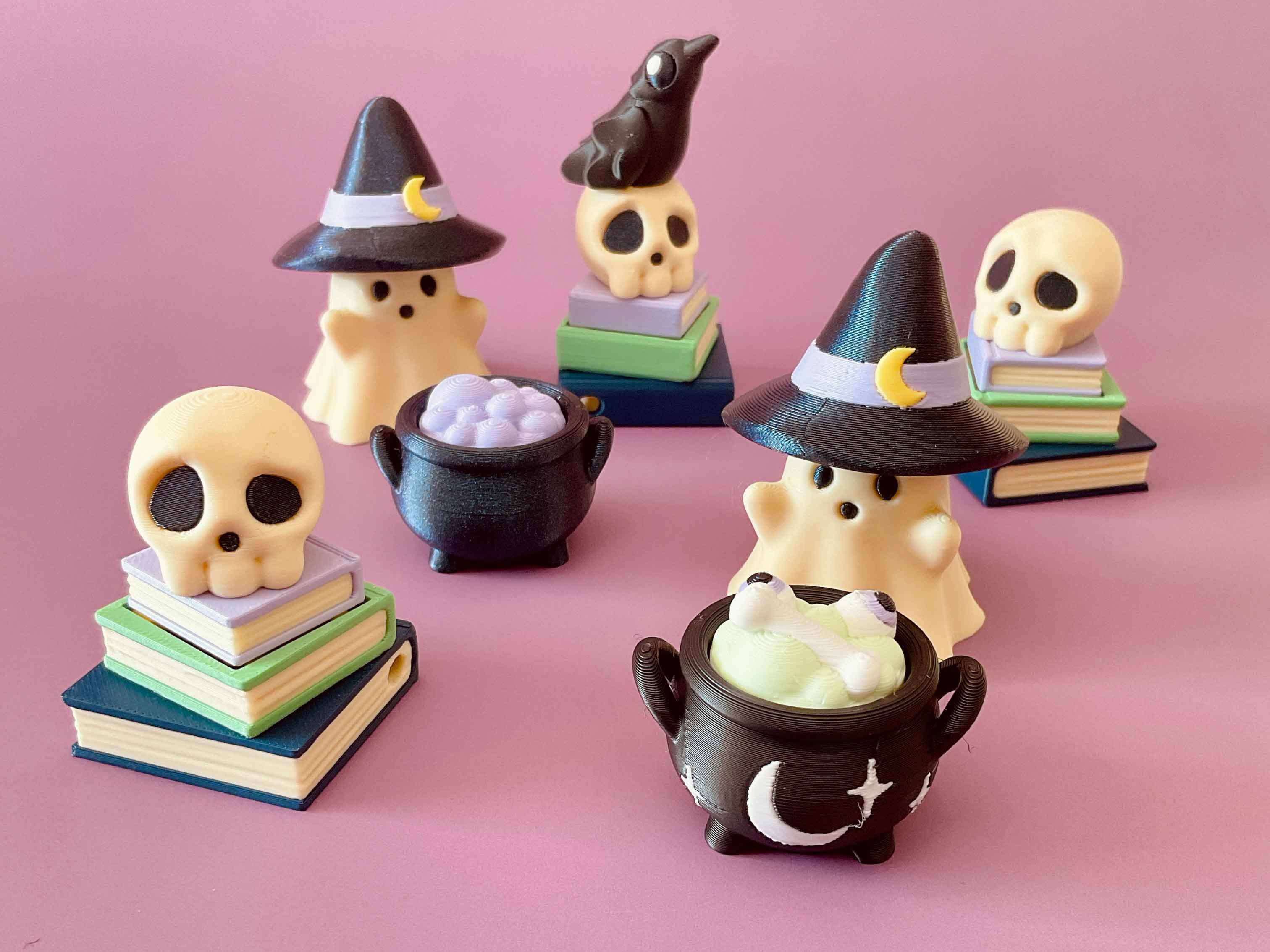 Witch’s Lair Halloween Clicker 3D Printed Fidget Keychain: Raven on Skull on Books