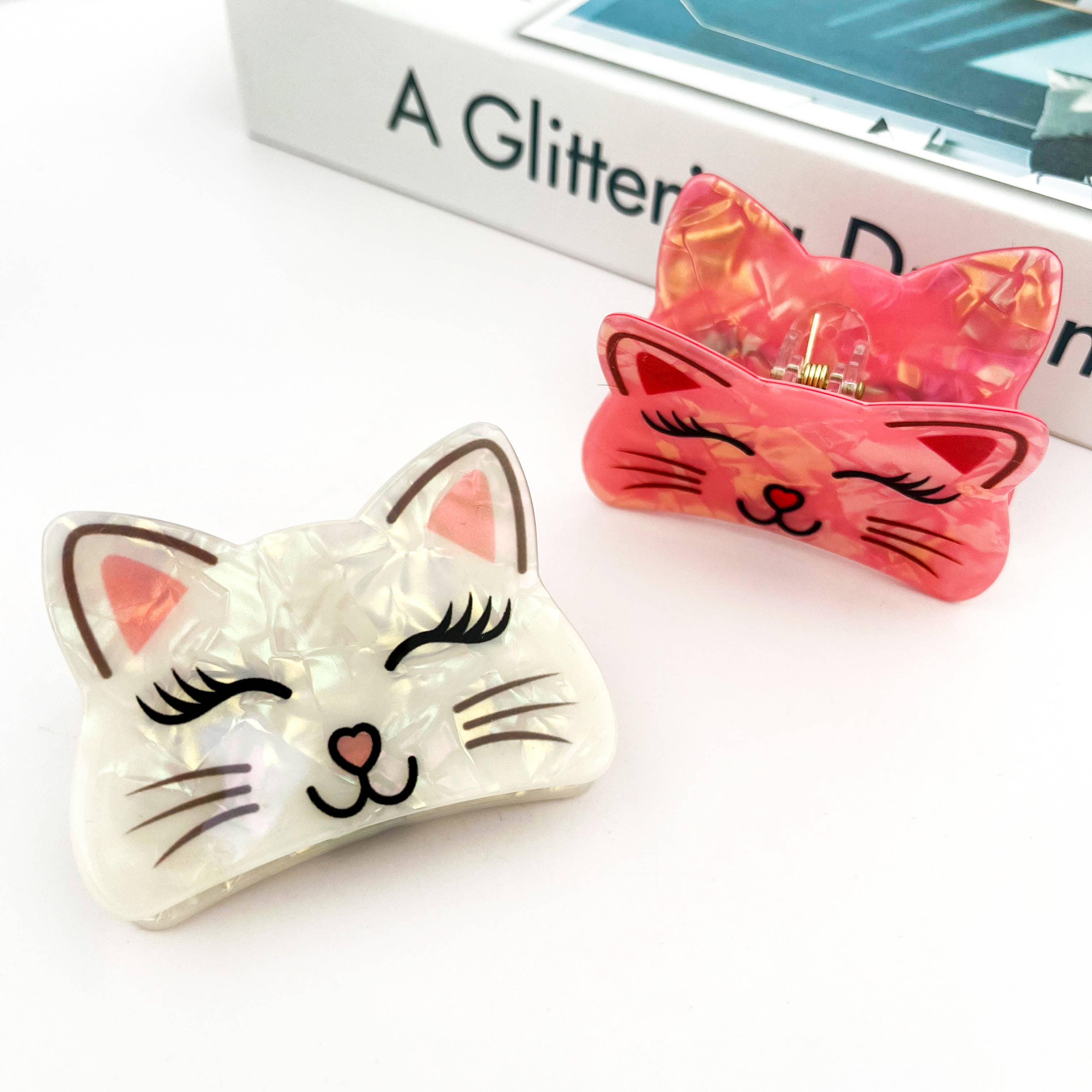 Smiling Cat Claw Clip: White
