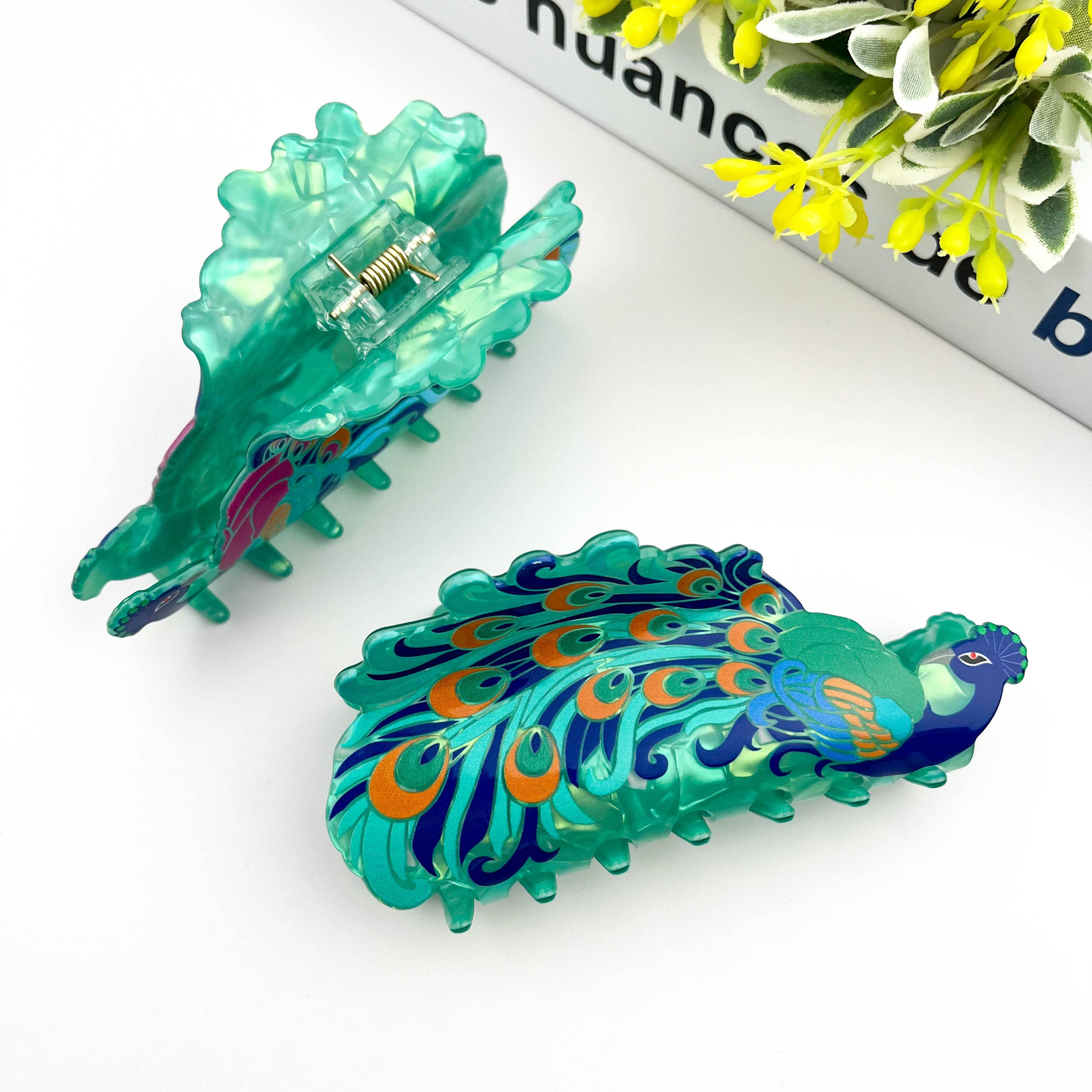 Creative Fashion Bat Alloy Hair Claw Clip –Edgy Animal Style: Green