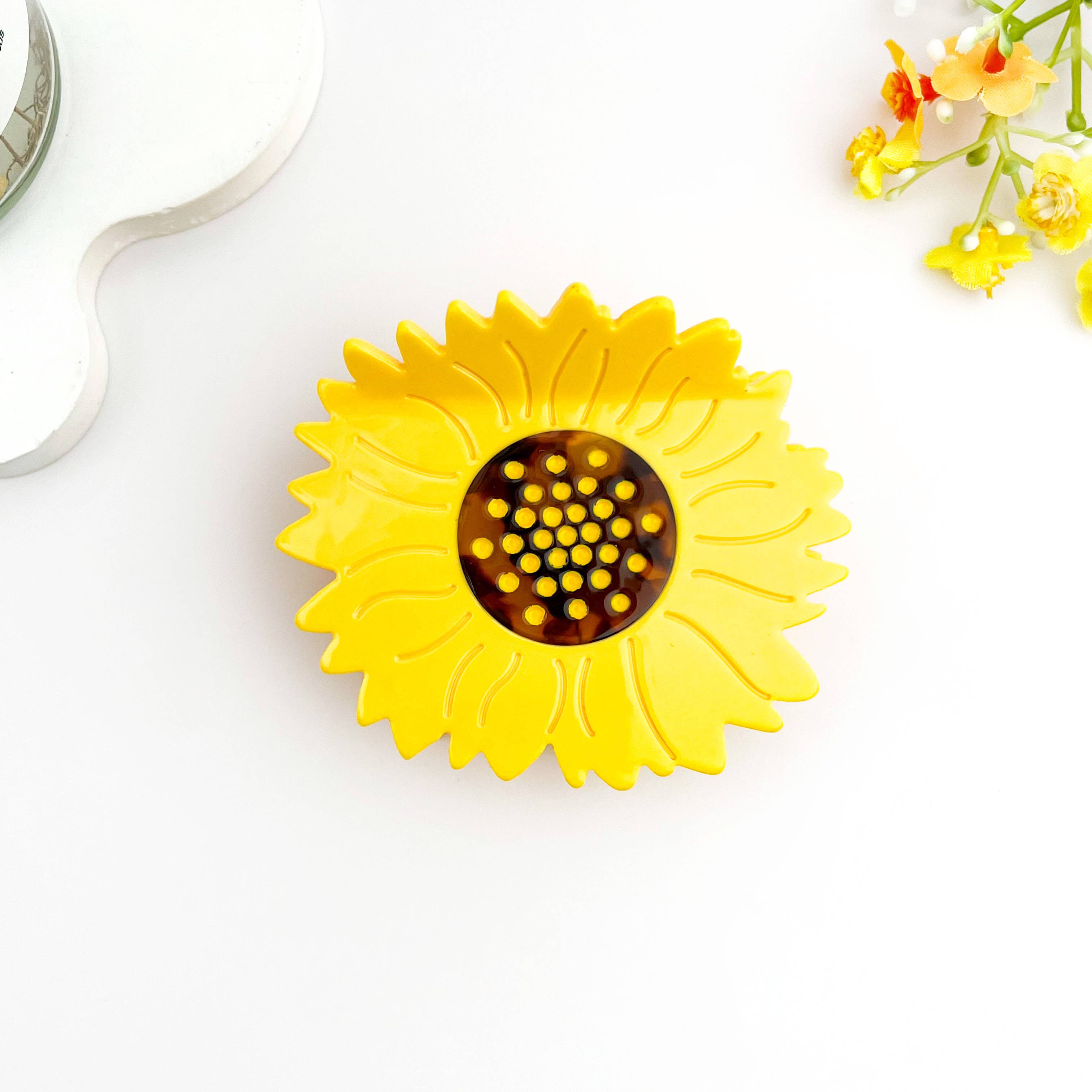 Elegant Floral Plant Acetate Hair Claw Clip–Nature-Inspired: White
