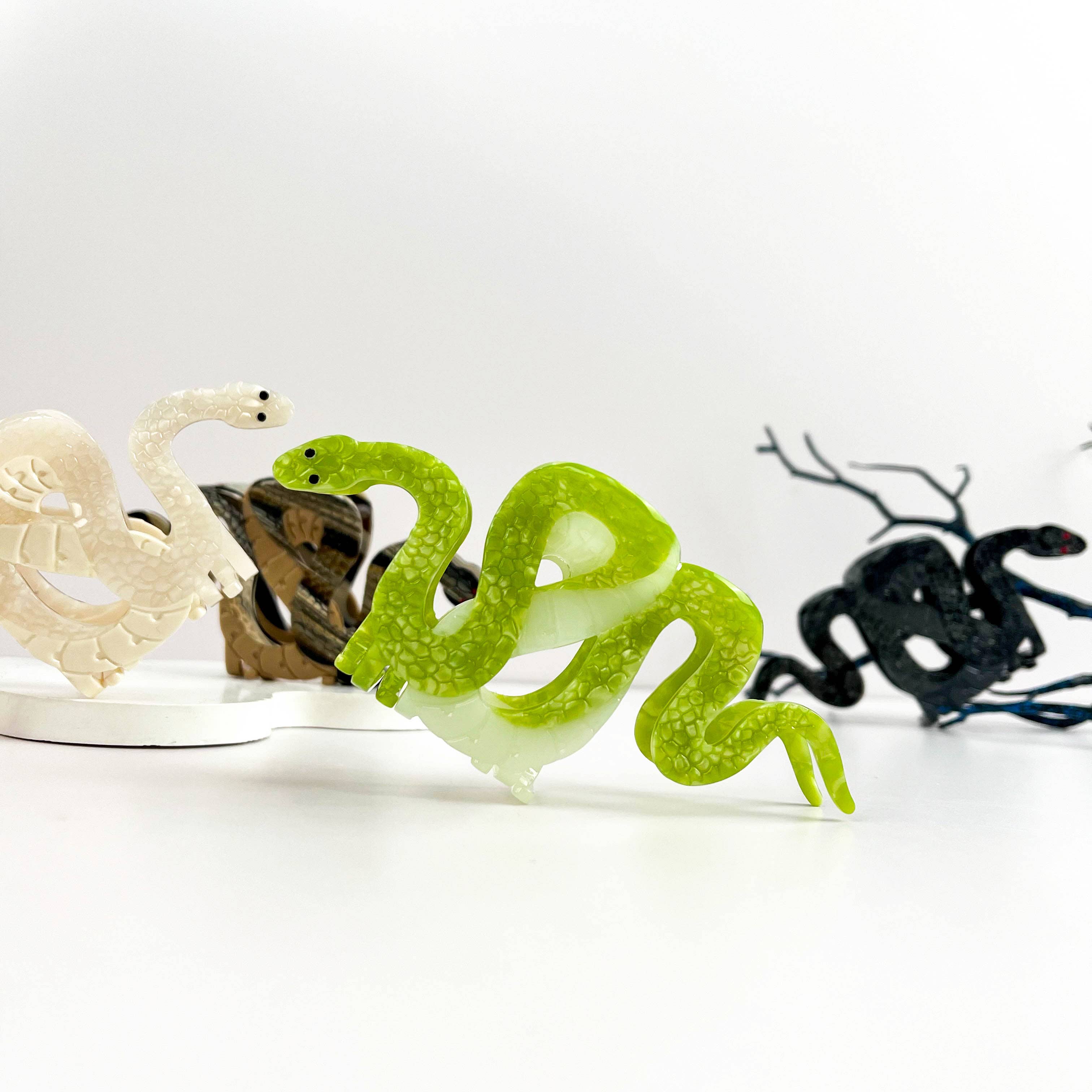 Two-color Snake Hair Clip, Acetate Animal Claw Clip: Gray