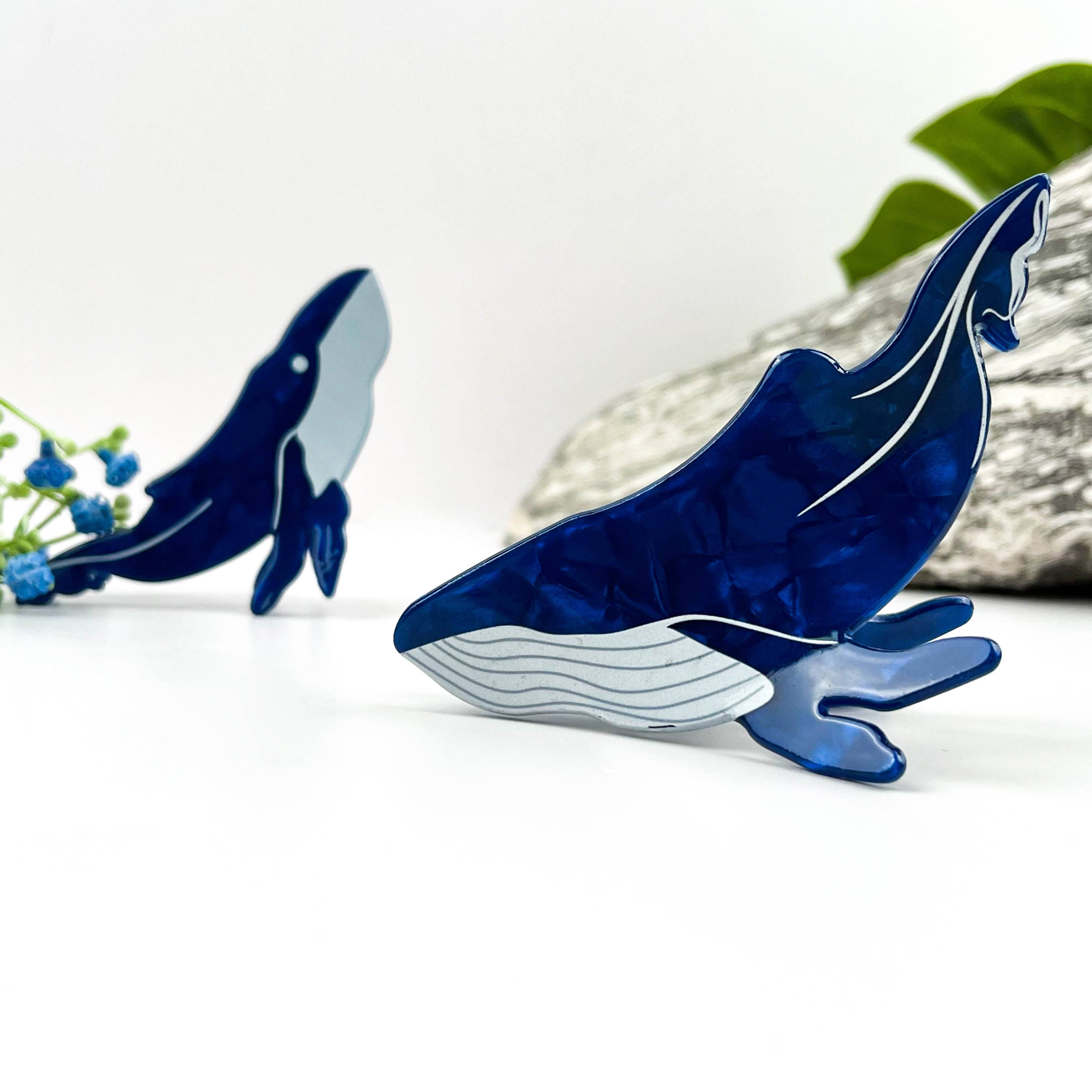 Blue Whale Ocean Animal Print Claw Clip – Playful & Stylish: Blue