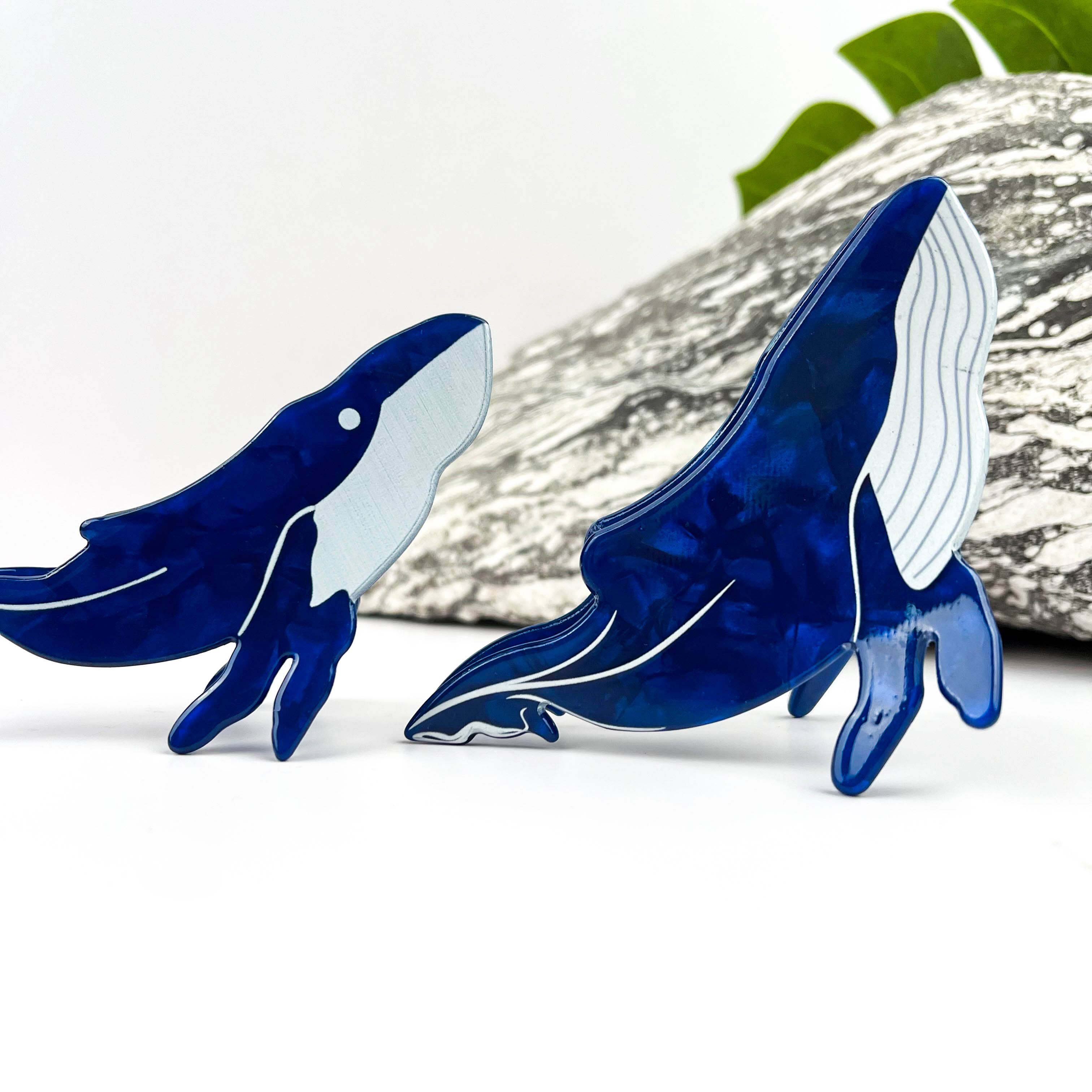 Blue Whale Ocean Animal Print Claw Clip – Playful & Stylish: Blue