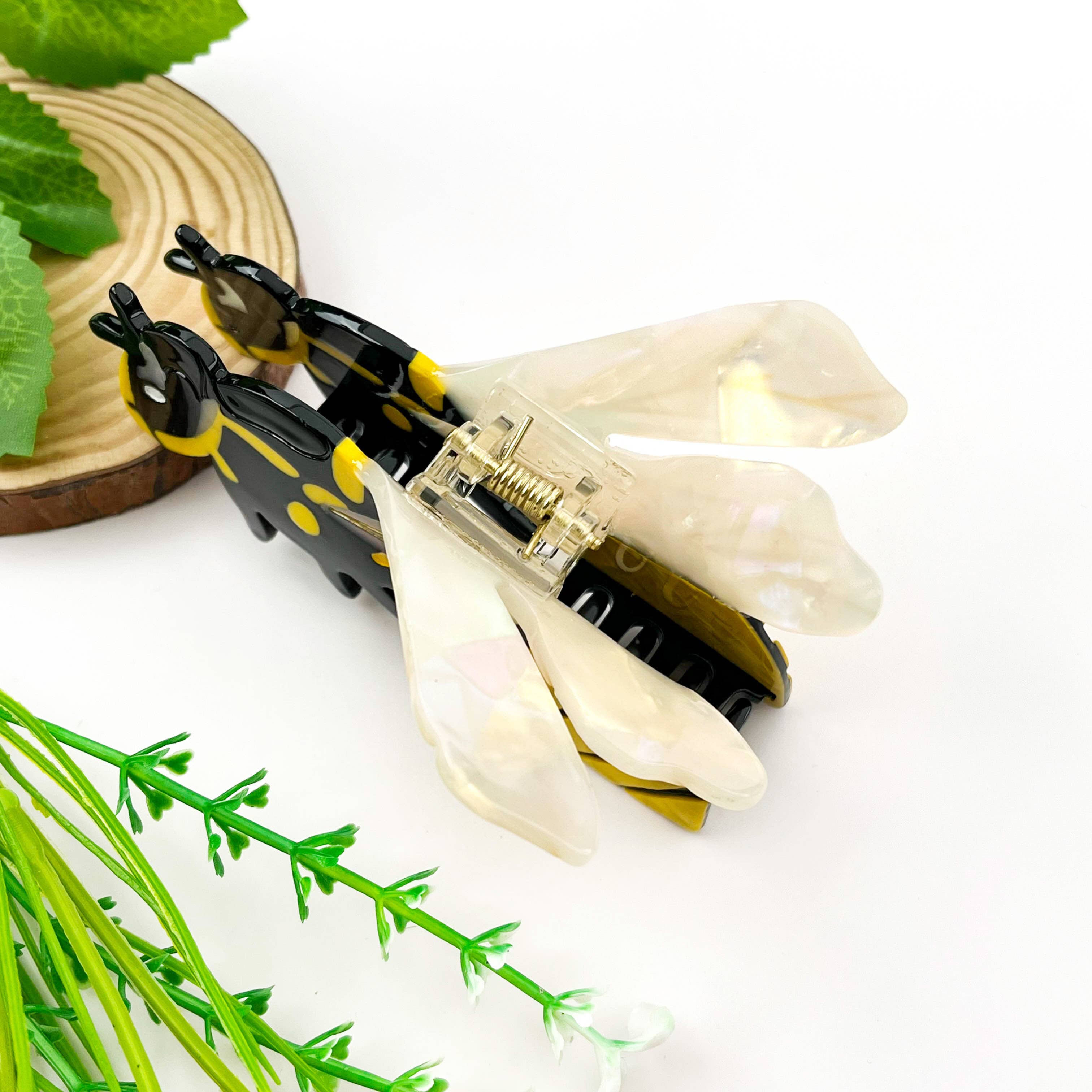 Hornet Claw Hair Clip