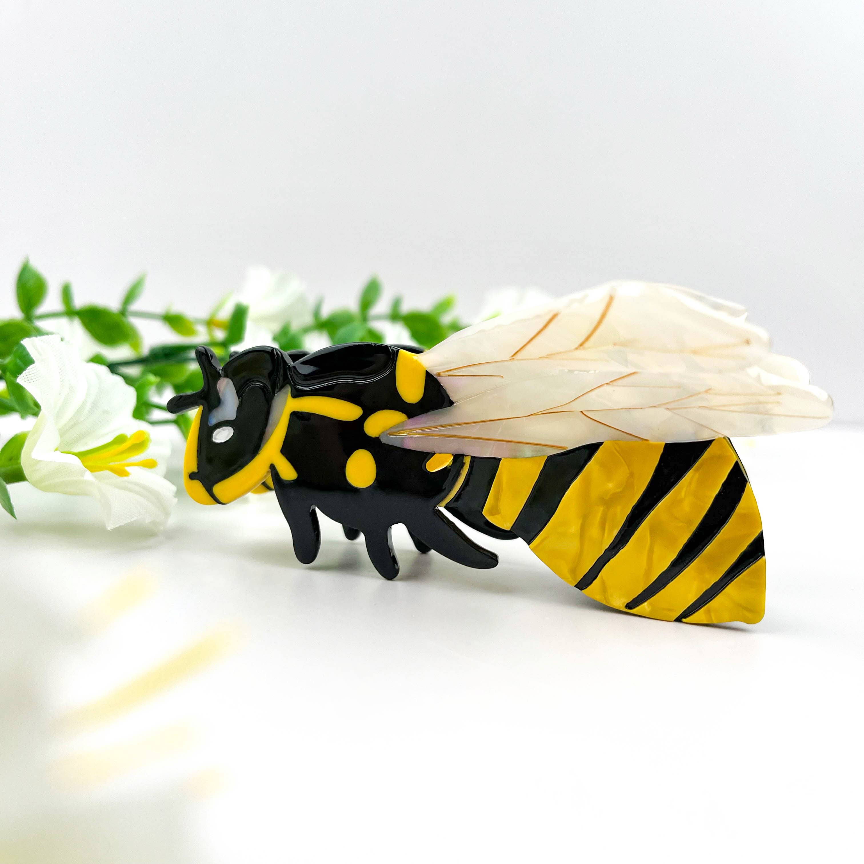 🐝 Queen Bee Elegance – Acetate Honeybee Claw Clip: Yellow