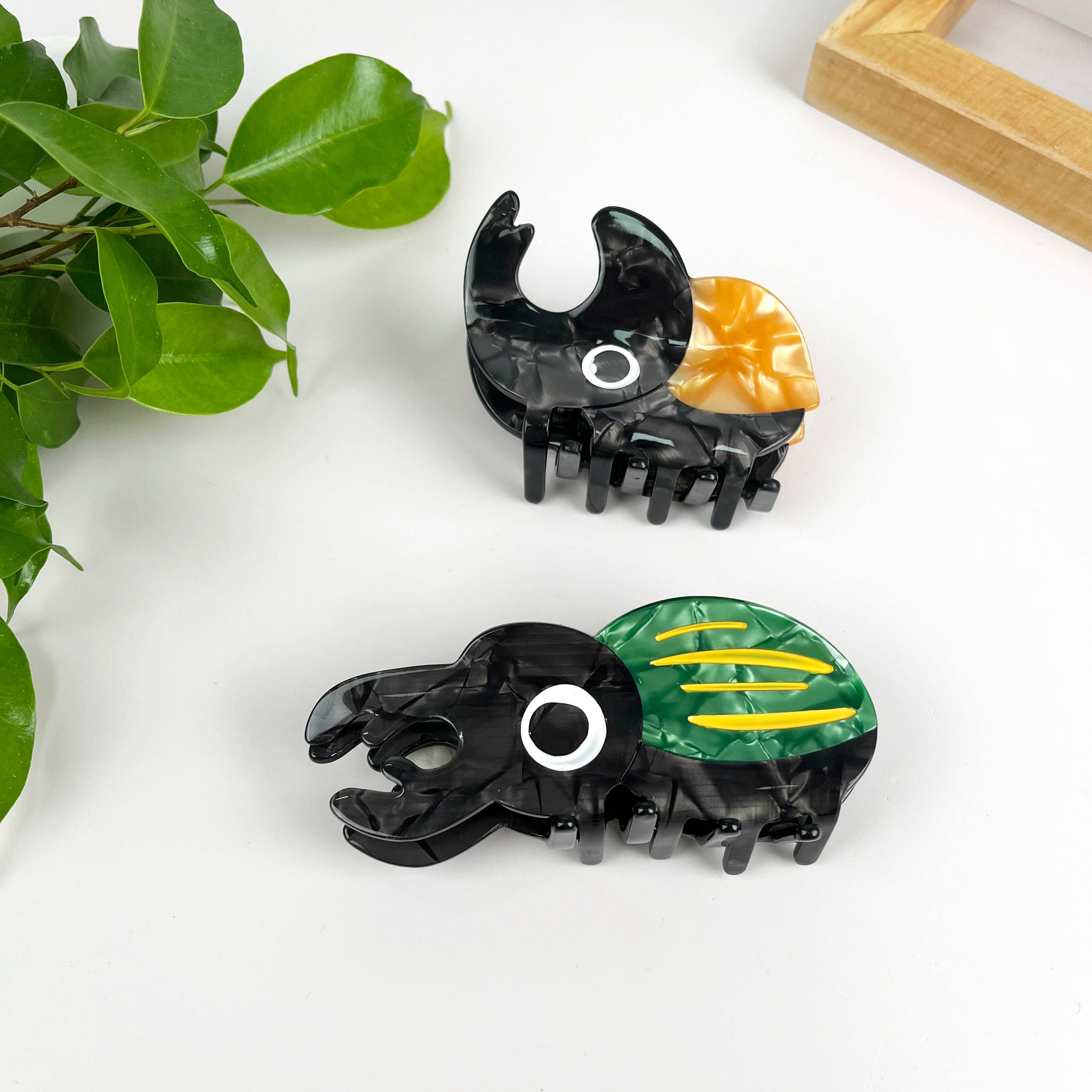 Giant stag beetle and Rhinoceros beetlehaire claw clip: Green