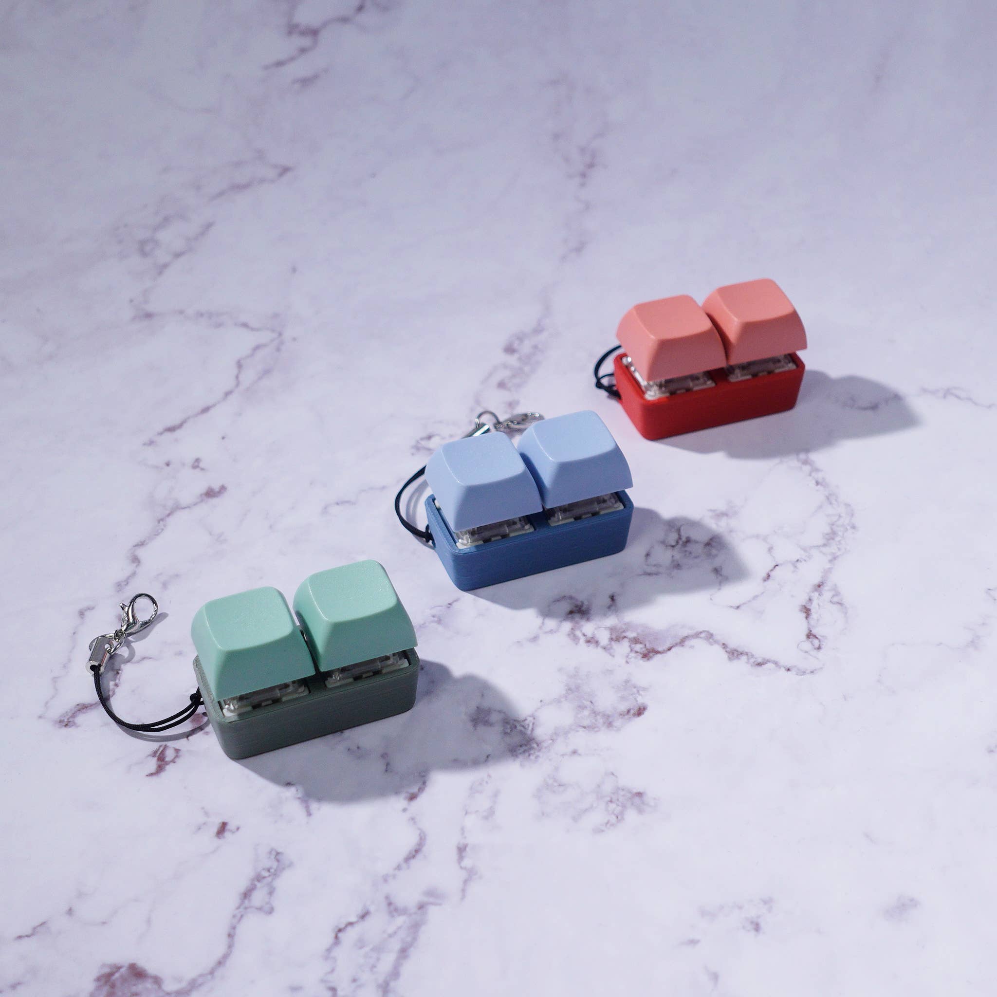 2 Key Mechanical Keyboard Fidget Keychain - Two-Tone Series: Blue / Clicky