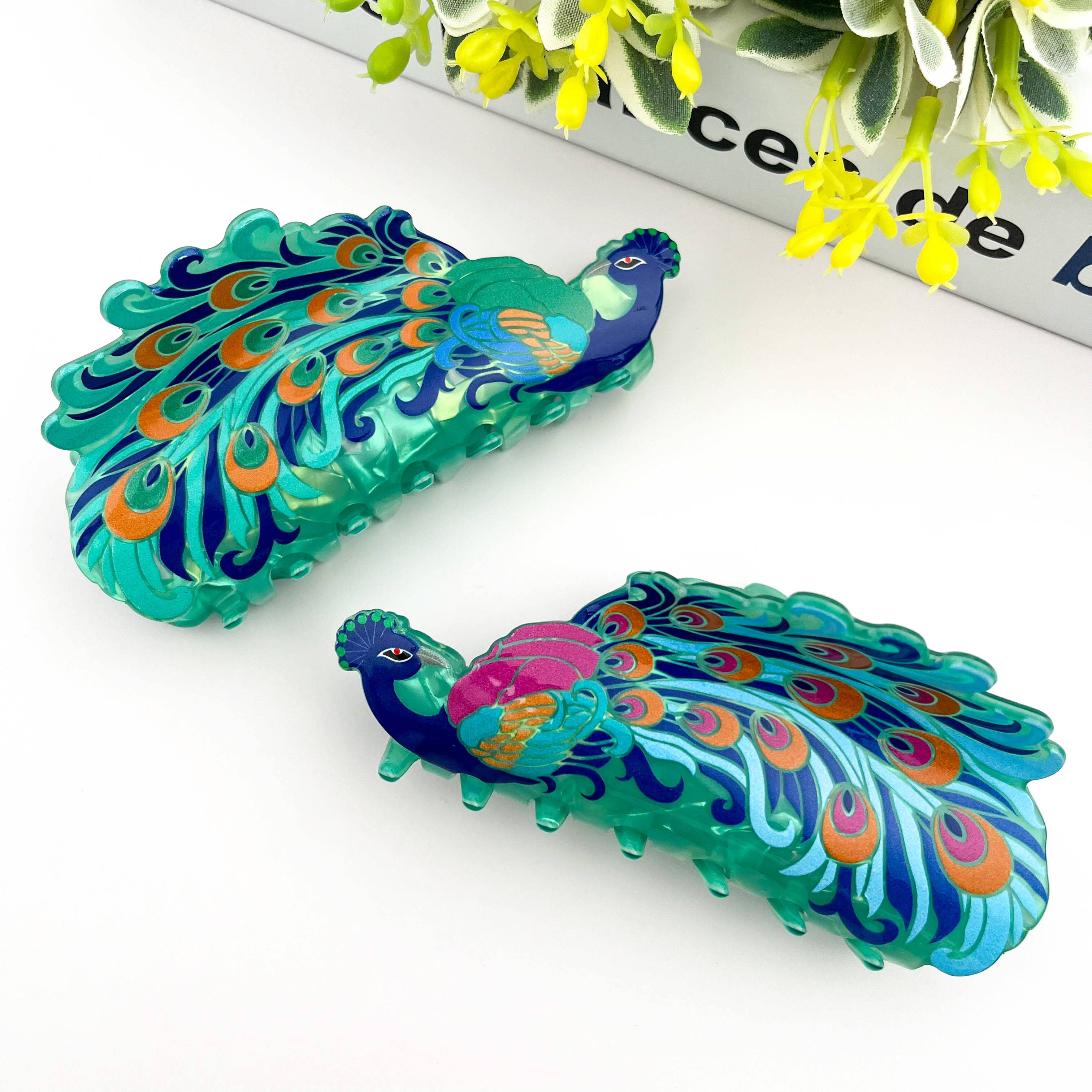Creative Fashion Bat Alloy Hair Claw Clip –Edgy Animal Style: Green