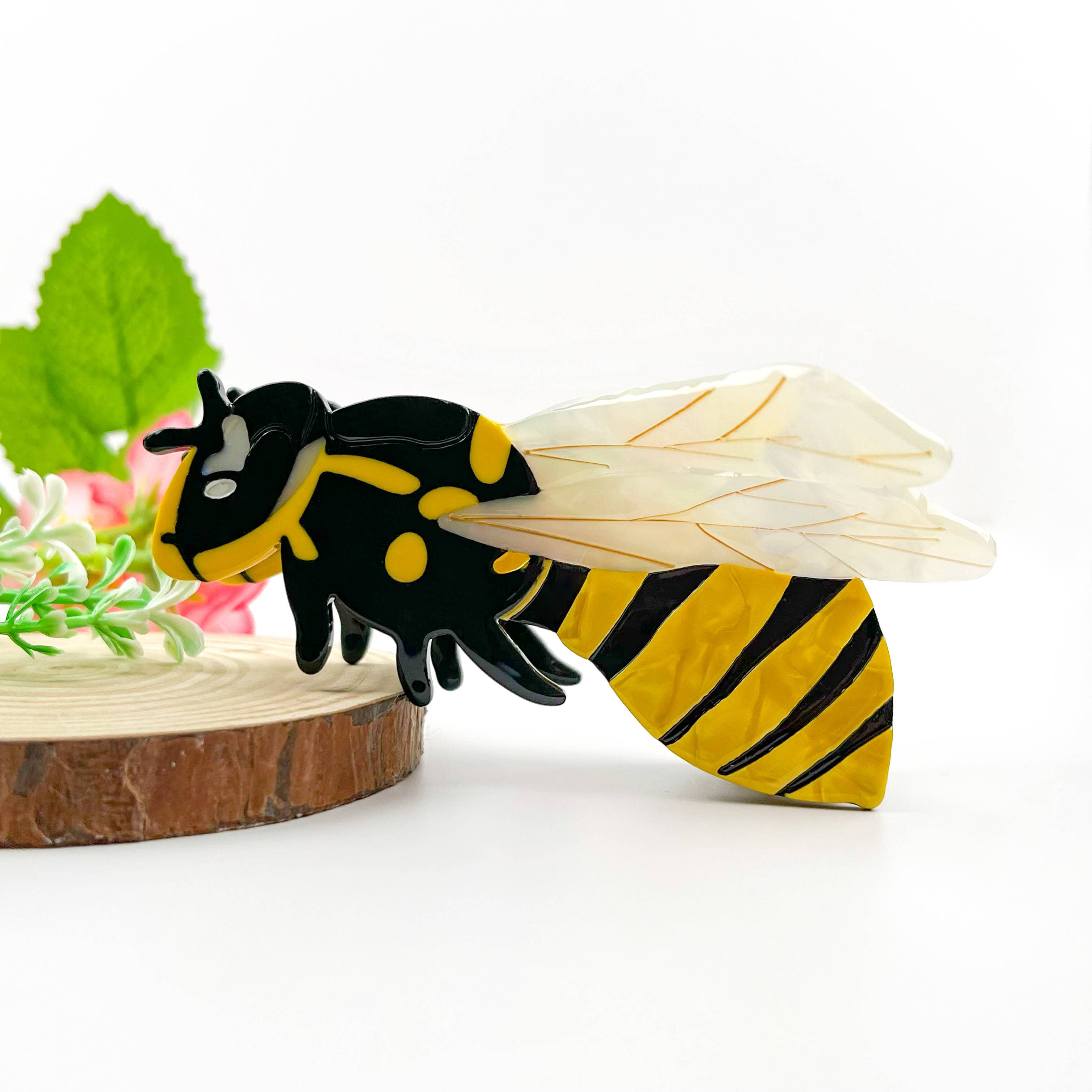 Hornet Claw Hair Clip