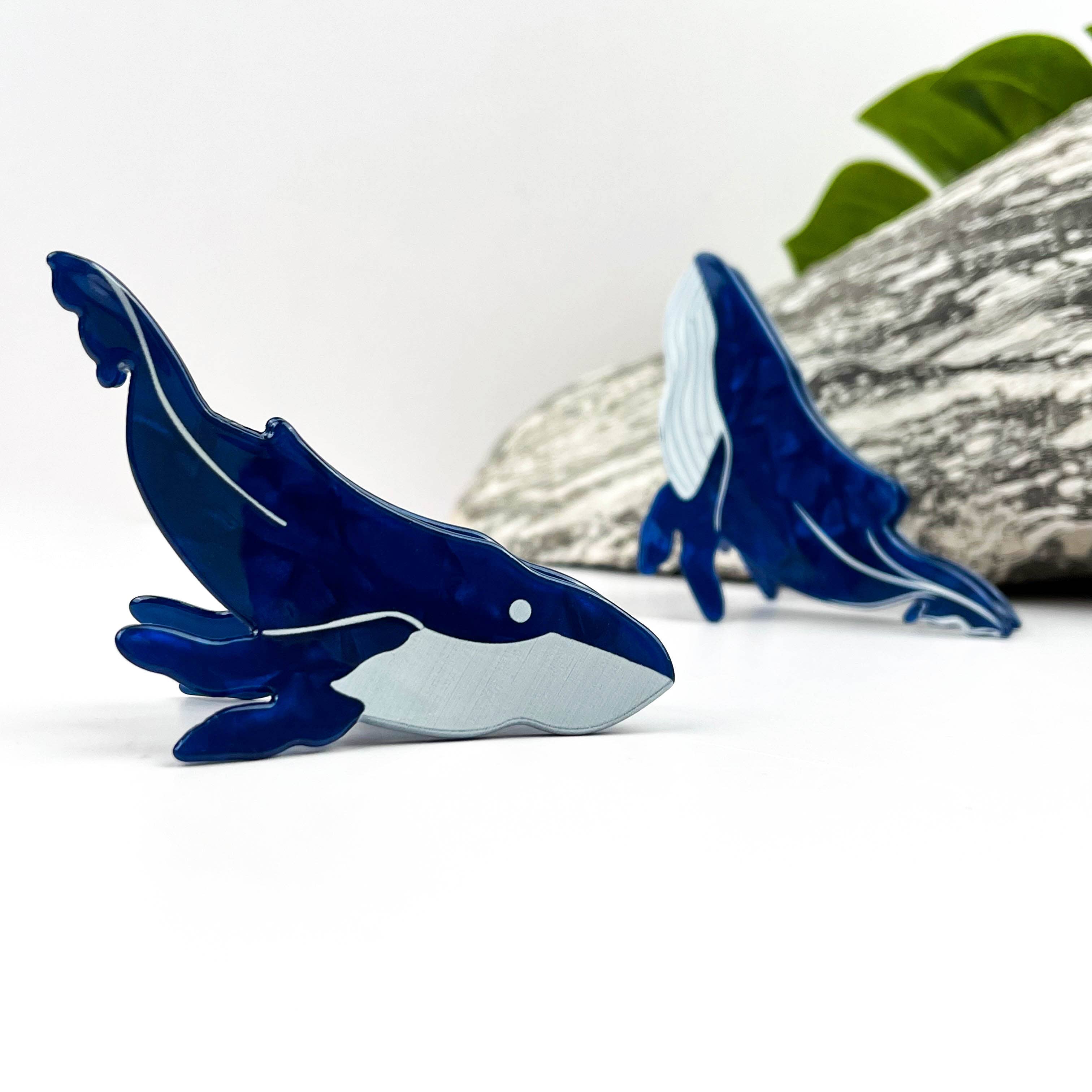 Blue Whale Ocean Animal Print Claw Clip – Playful & Stylish: Blue