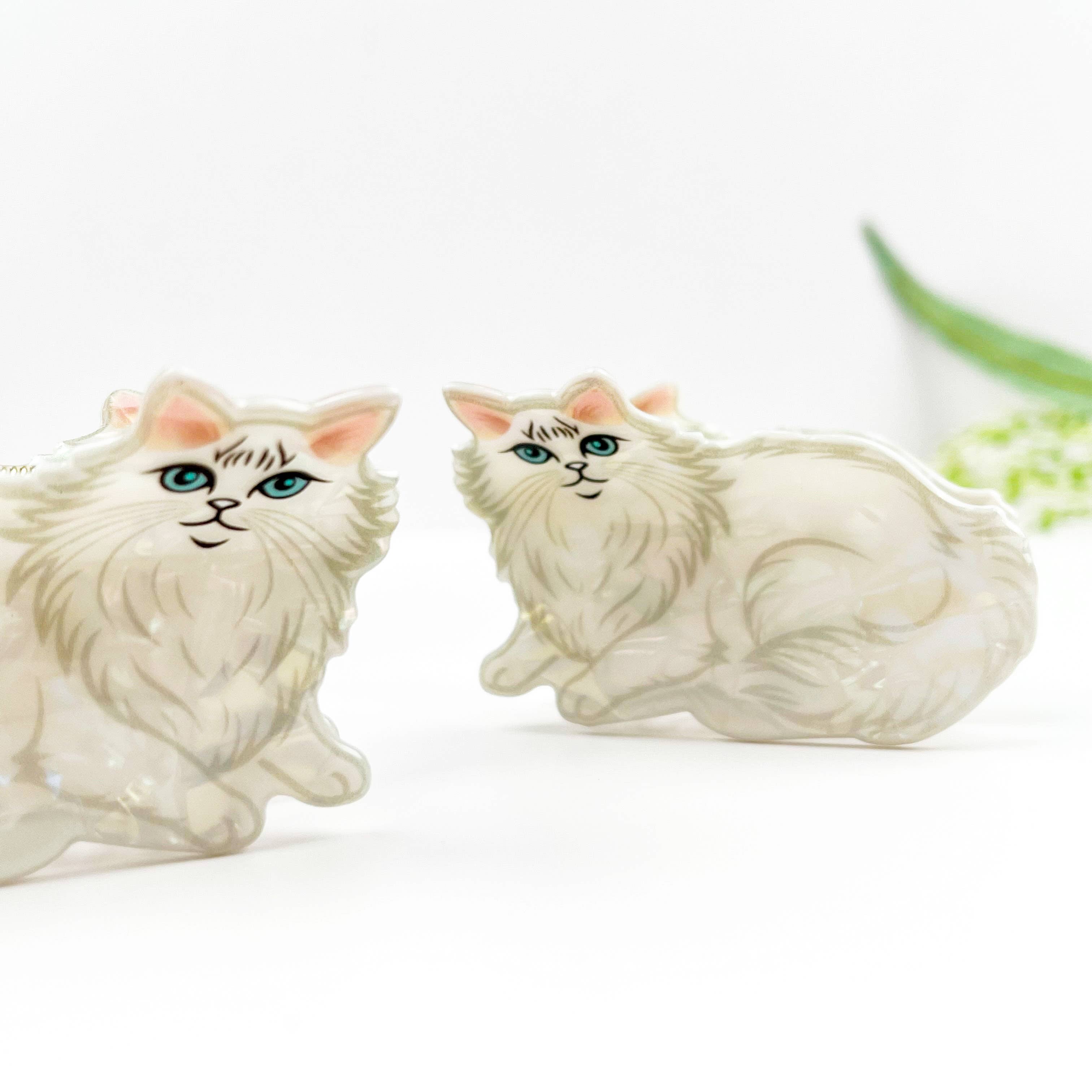 🐱 Elegant Persian Cat Hair Claw – Feline Chic Clip 💫: White