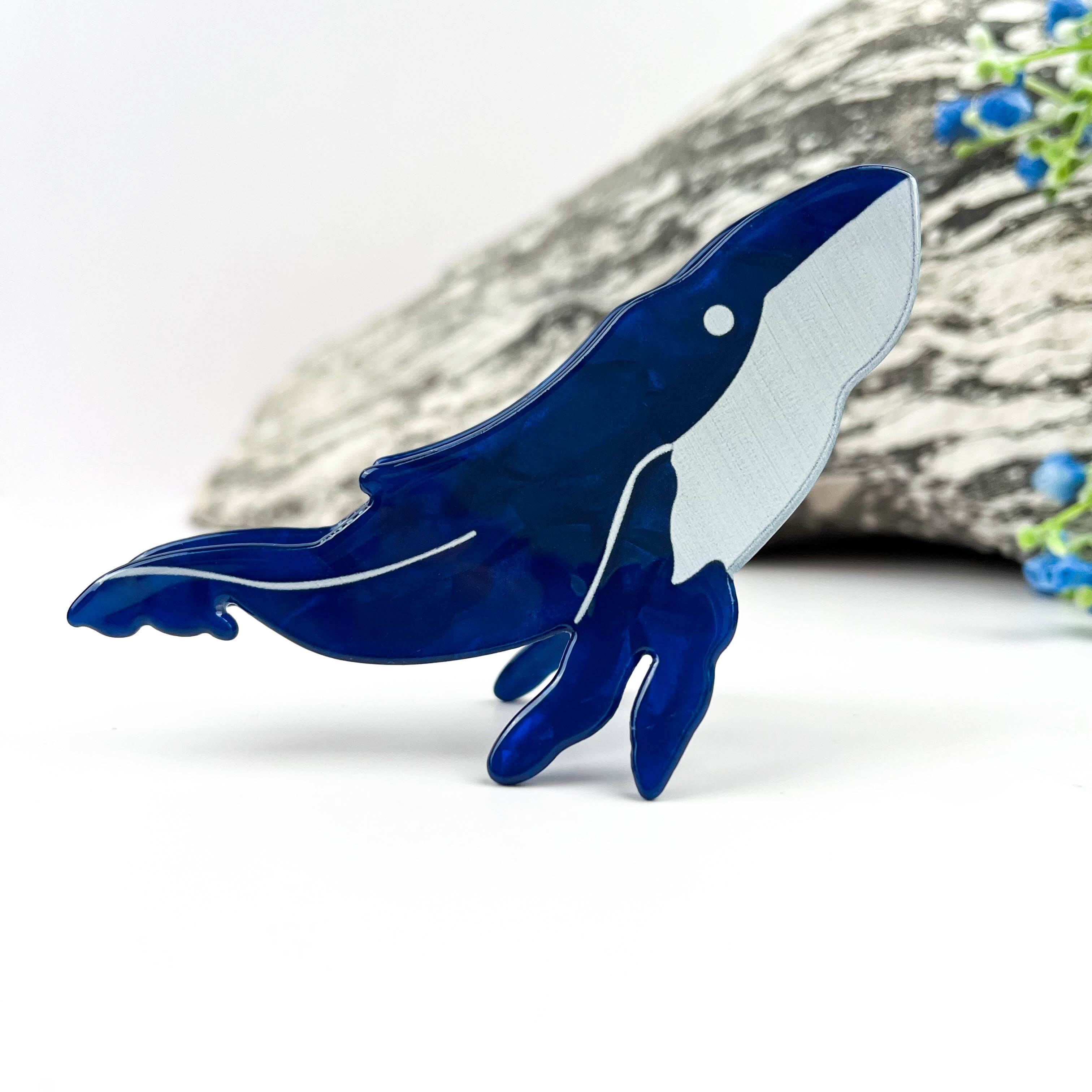 Blue Whale Ocean Animal Print Claw Clip – Playful & Stylish: Blue