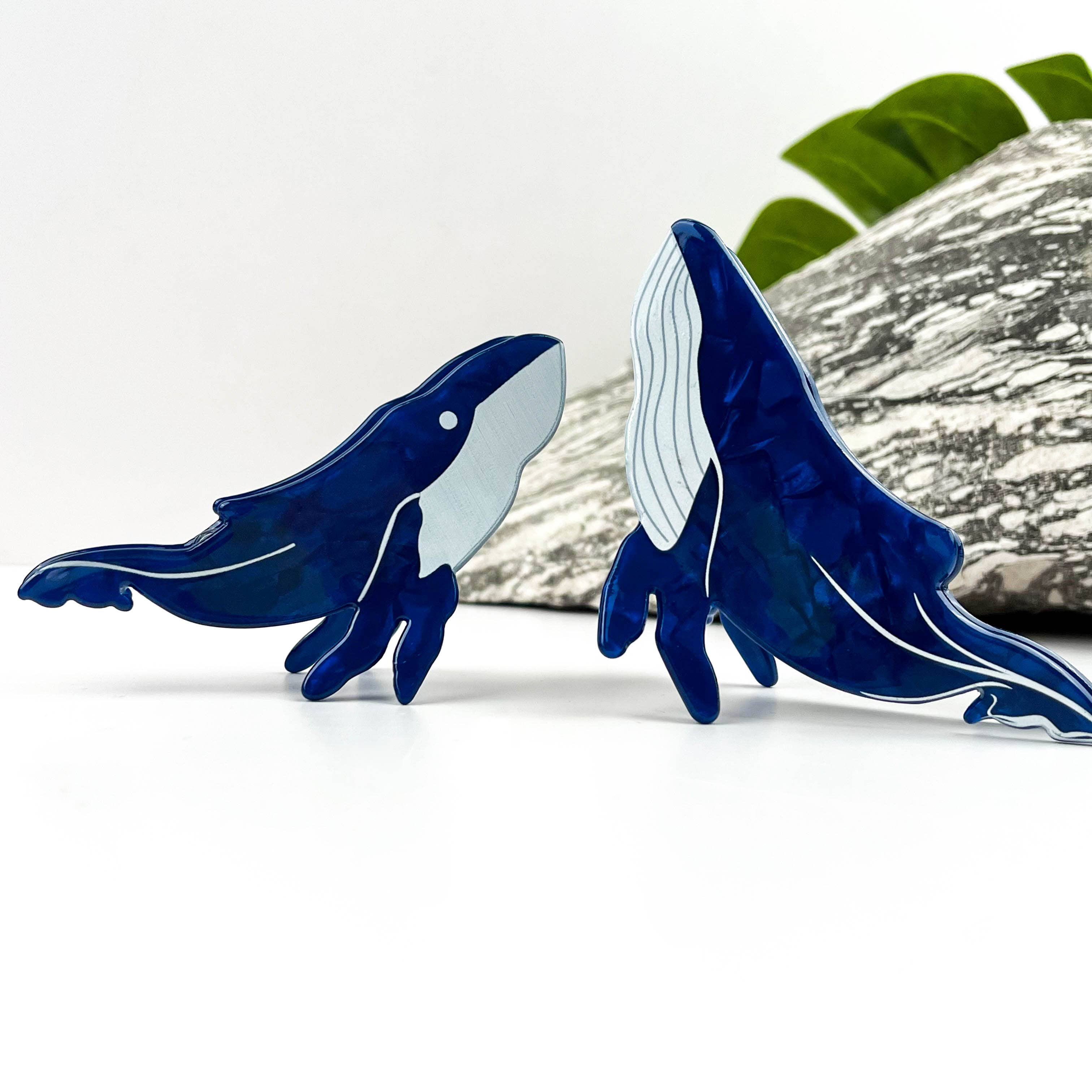Blue Whale Ocean Animal Print Claw Clip – Playful & Stylish: Blue
