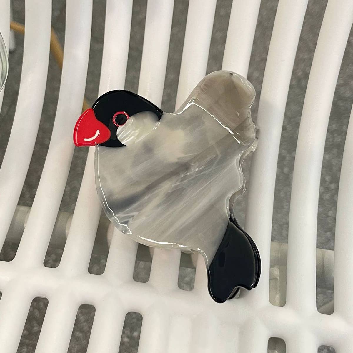FASHIONABLE WHITE SWAN ACETIC ACID HAIR CLIP